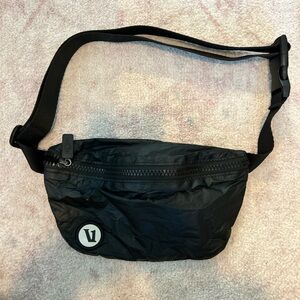 Vuori Black Logo Crossbody Fanny pack